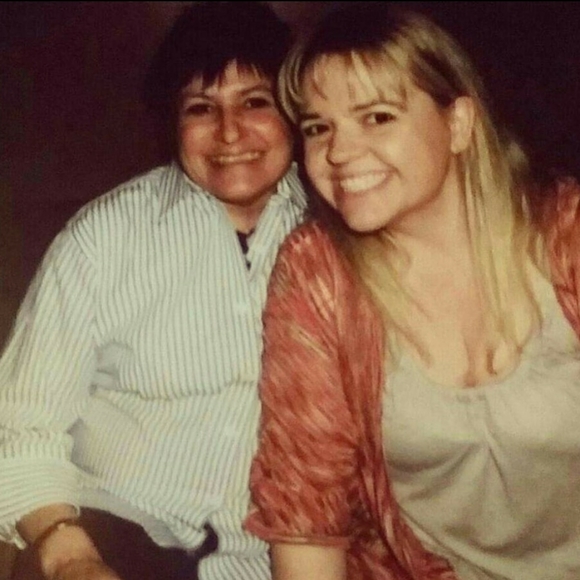 Meet your Posher, Kelli - Picture 3 of 5